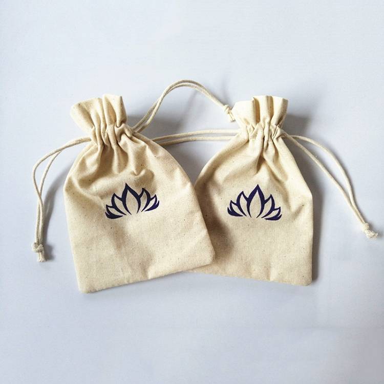 Free sample white muslin drawstring cotton pouch with gold logo